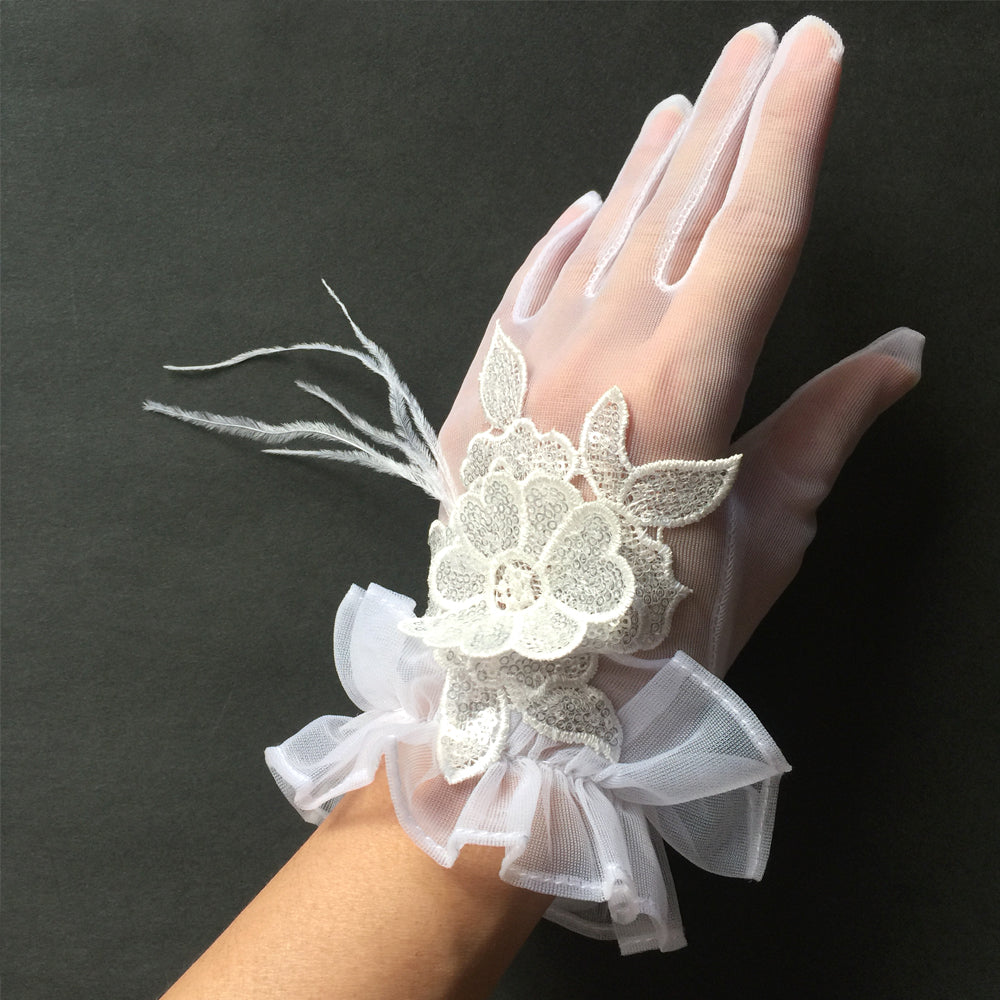 White Lace Bridal Gloves, Vintage Lace Wedding Gloves with Ostrich Feathers, Lace Gloves Flower