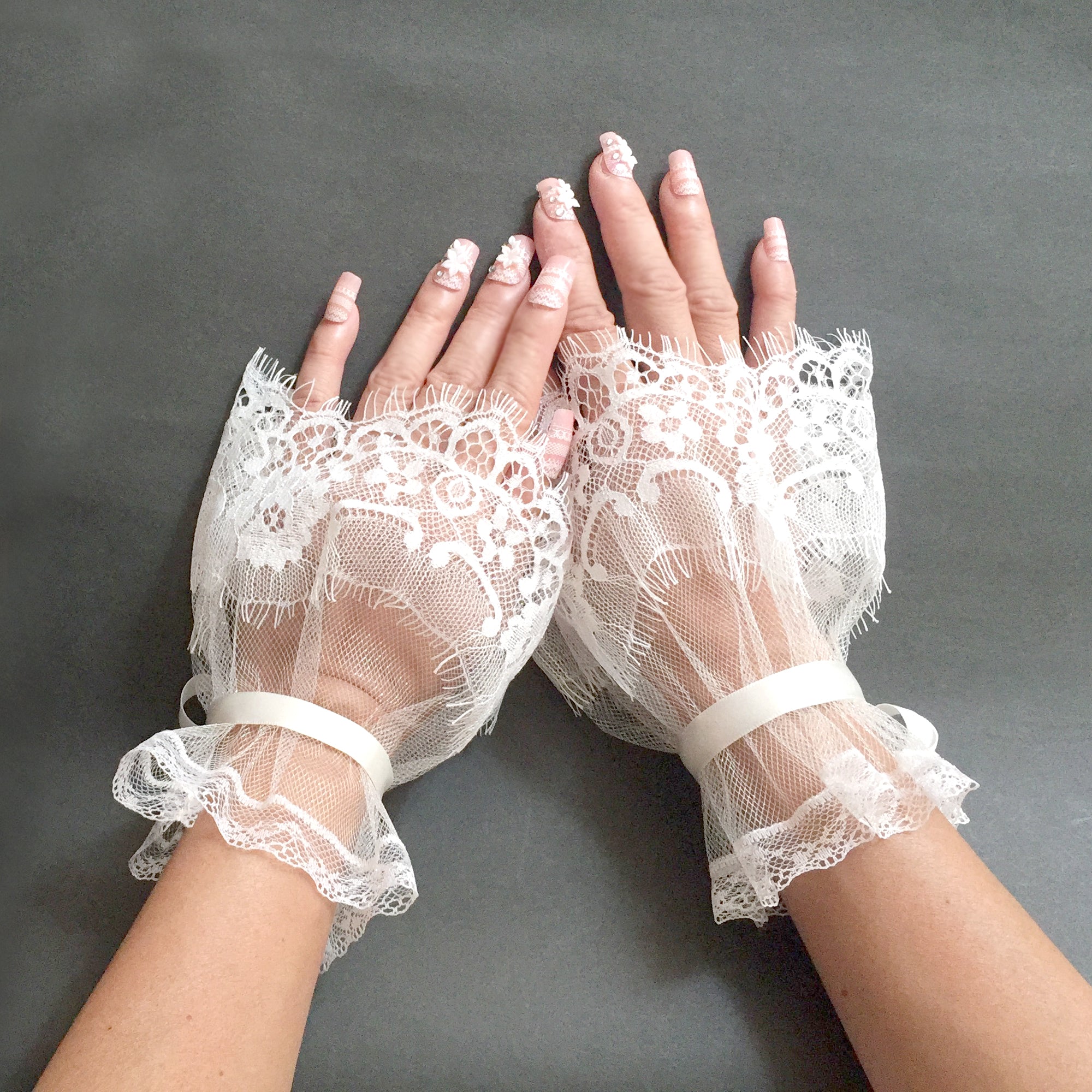 Wedding Lace Bridal Gloves, Party Wrist Lace Cuff, Off White Short Lace Gloves