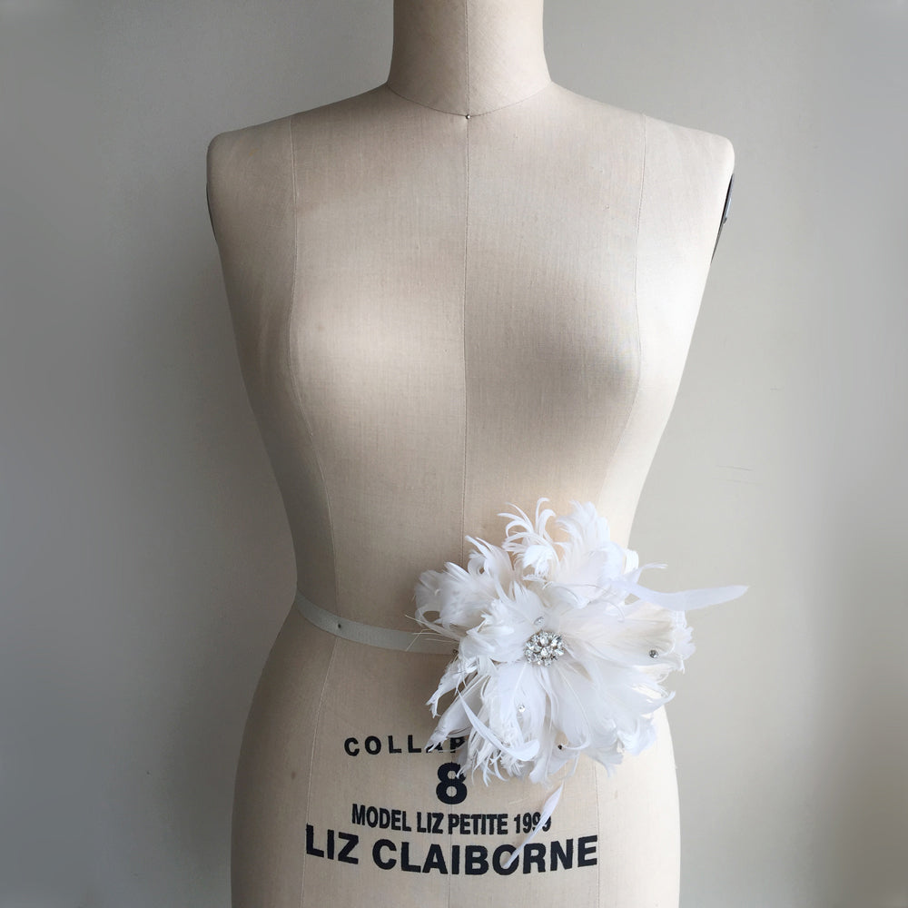 Ivory Feather and Rhinestone Bridal Fascinator Clip, Tea Party Hair Fascinator, Special Occasion Headpiece