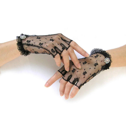 Lace Gloves: A Complete Guide to This Timeless Fashion Accessory