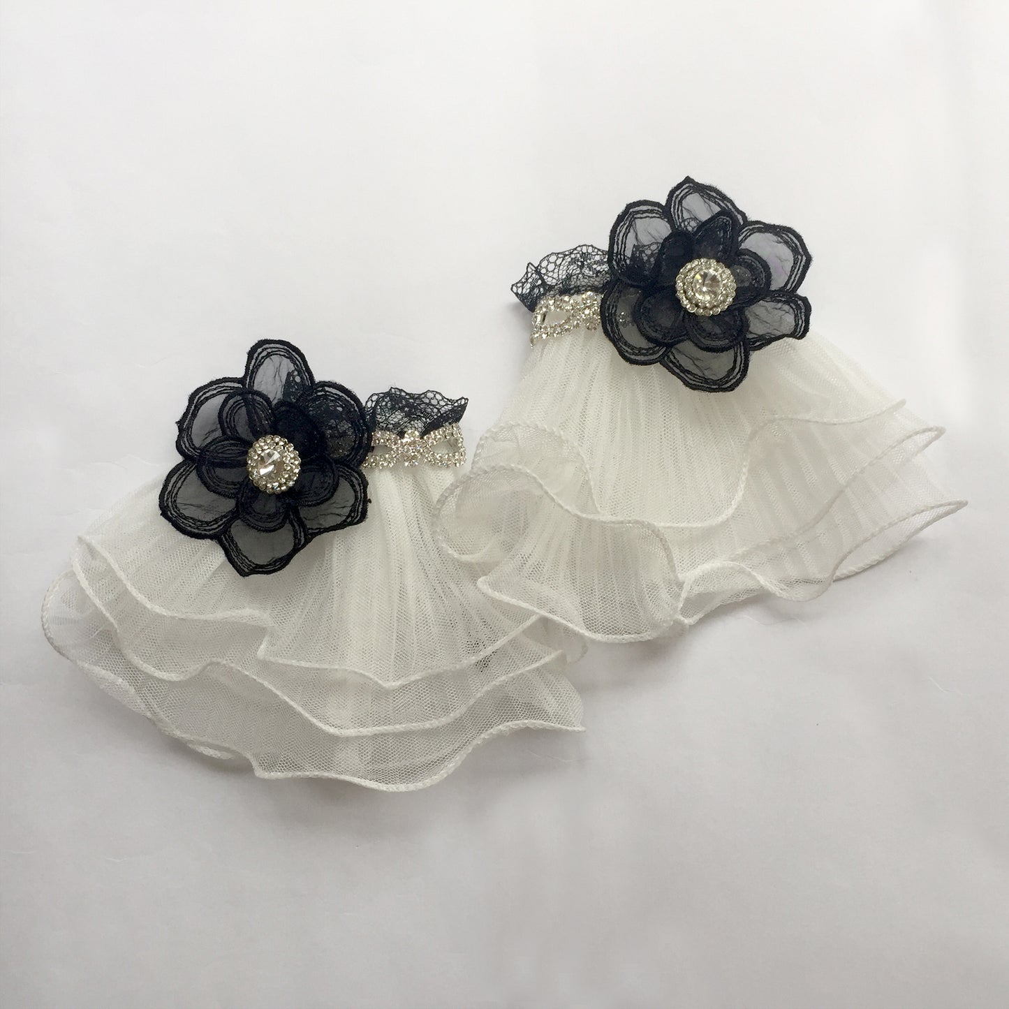 Lace Gloves Black & White, Lace Cuffs White, Lace Cuffs Bracelet, Dress Gloves, Bridal Gloves