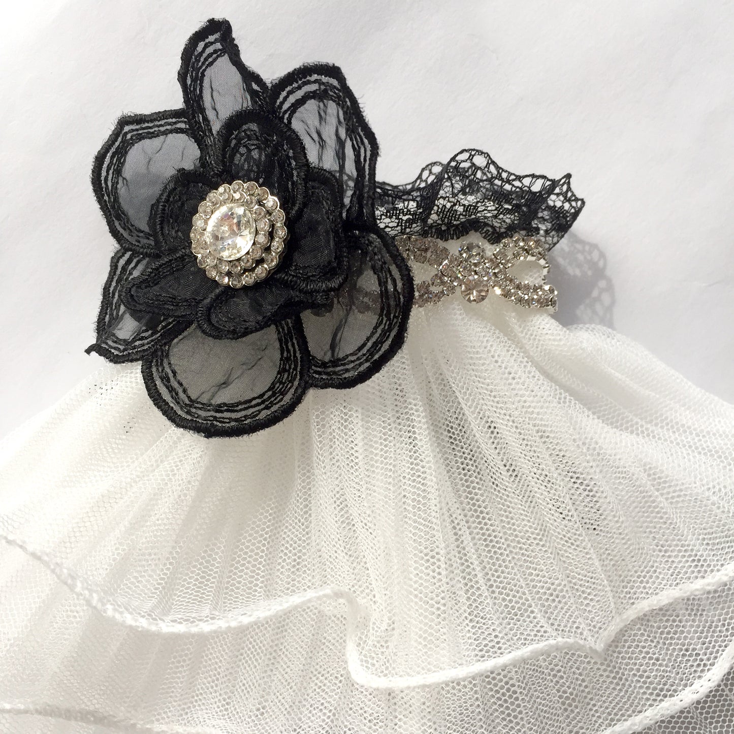 Lace Gloves Black & White, Lace Cuffs White, Lace Cuffs Bracelet, Dress Gloves, Bridal Gloves