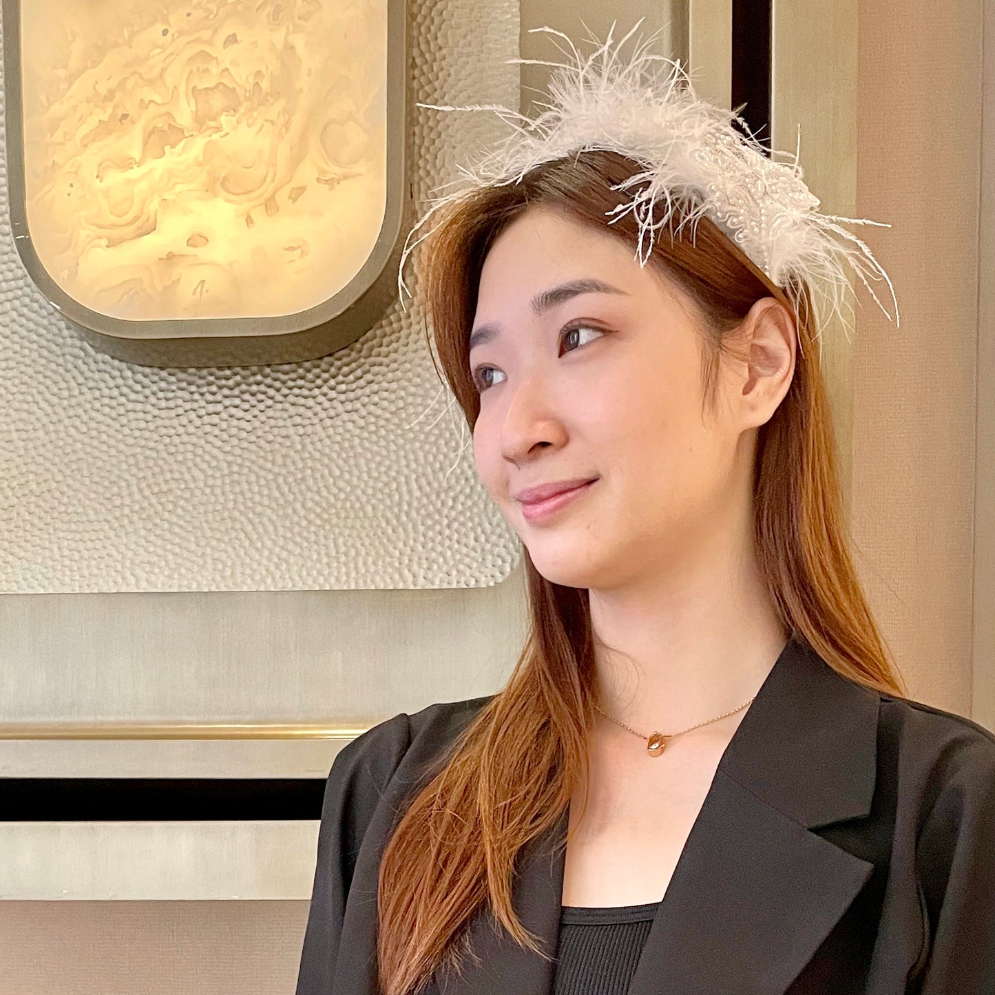 White Feather Headpiece, Bridal Ostrich Feather Headband, Feather Crown Headband for Wedding with White Lace and Pearl