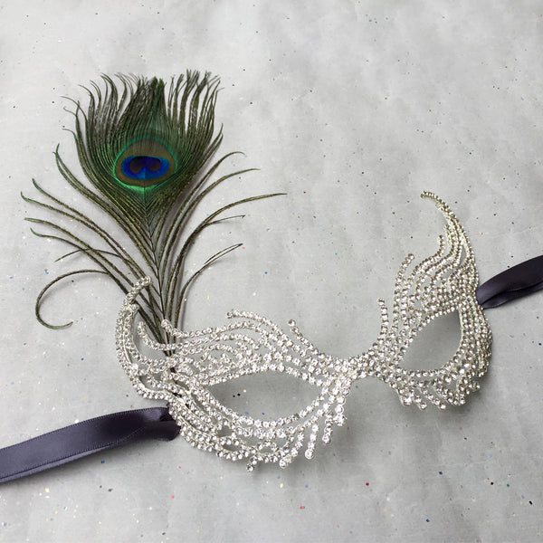 Disfraz de máscaras de baile de máscaras, máscara facial de pedrería, máscara veneciana con plumas de pavo real