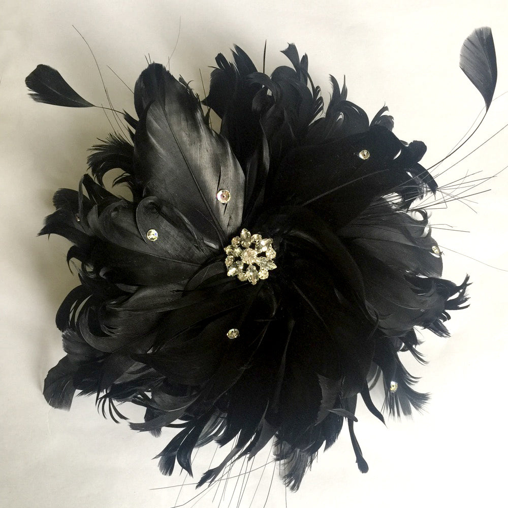 Tocado de broche de boda negro, clip fascinador de plumas negras y pedrería