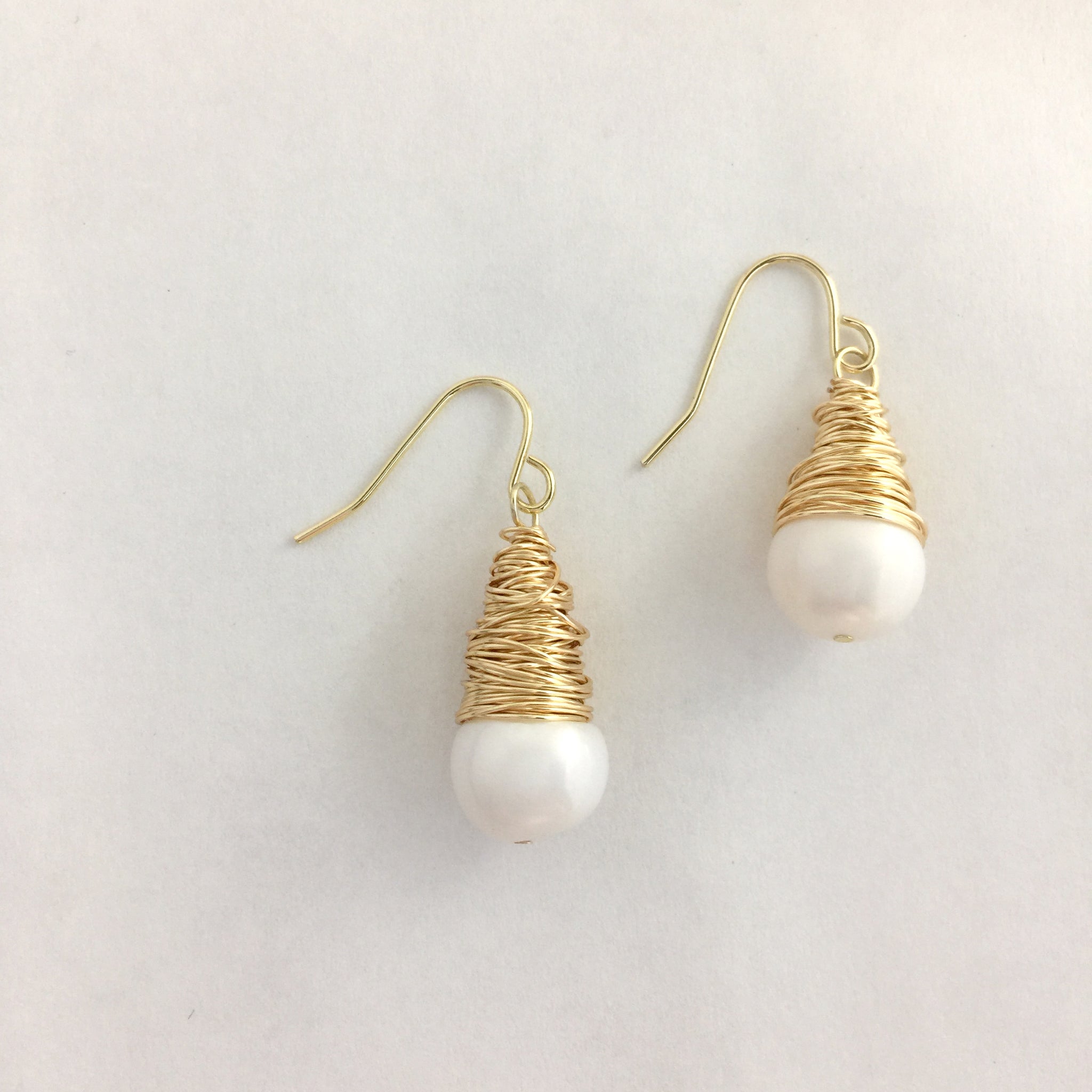 Pendientes colgantes de perlas boho gitanas, regalos para mamá, joyas de oro de 14 k y perlas barrocas